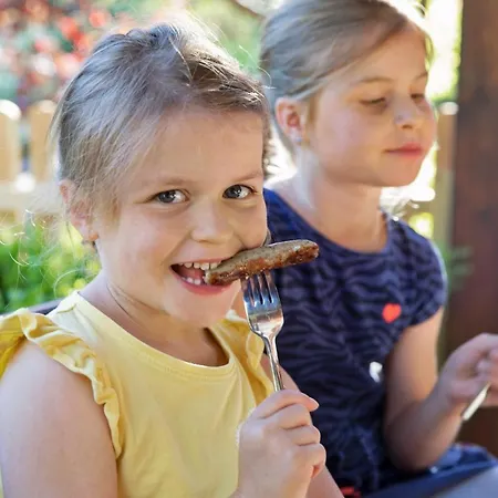 Διαμέρισμα Dorf In Der Stadt *
