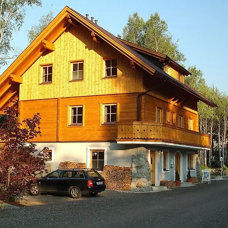 Διαμέρισμα Dorf In Der Stadt *